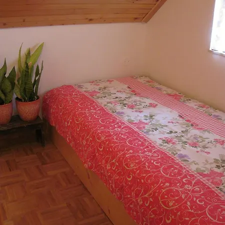 Zidanica Oplenk * Sentrupert (Dolenjska)